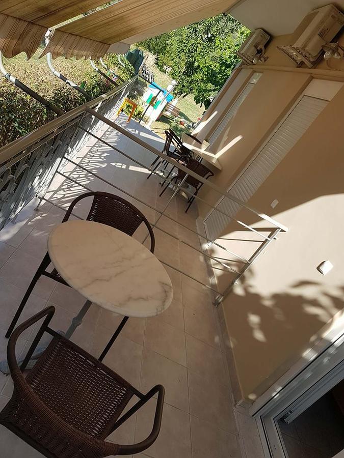 Mamanis Studios Loutra Aidhipsou Exteriör bild